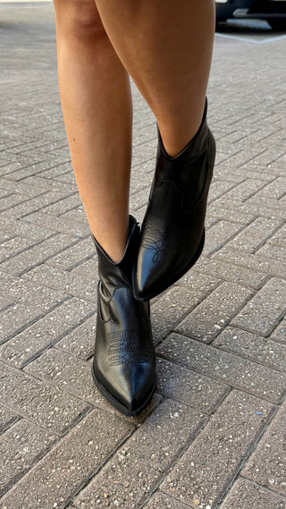 Texano Sal Divine Follie