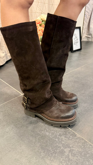 Biker in Crosta Moro Ovyè