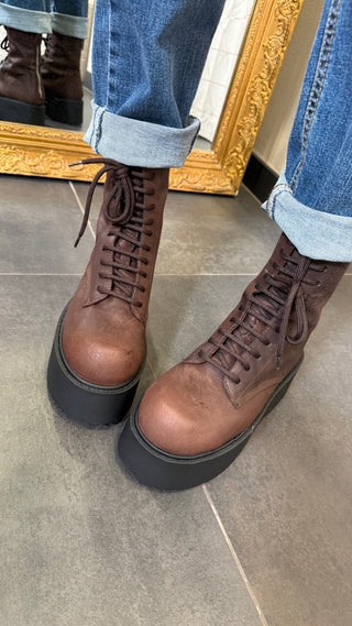 Boots Aniyeby