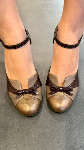 Décolleté Mary Ovyè