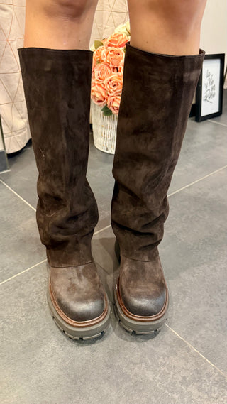 Biker in Crosta Moro Ovyè