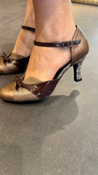 Décolleté Mary Ovyè