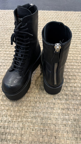 Boots Aniyeby